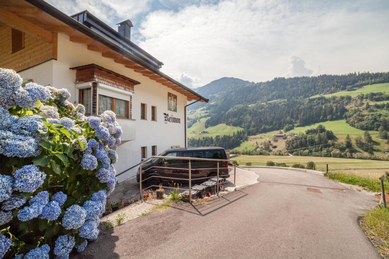 Haus Reimon Apt Reinhard San Leonhard in Passeier Exteriör bild